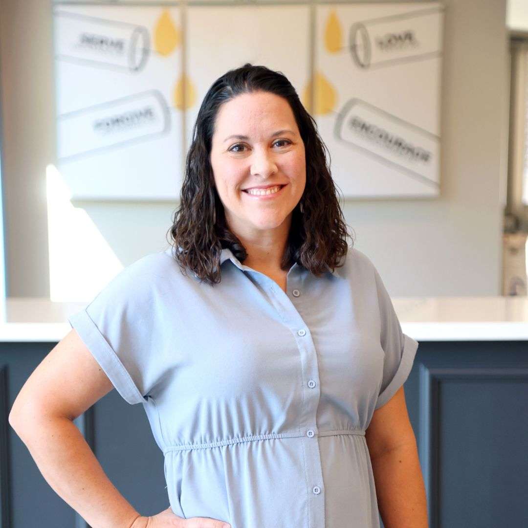 Jenni Escobar, Financial Admin